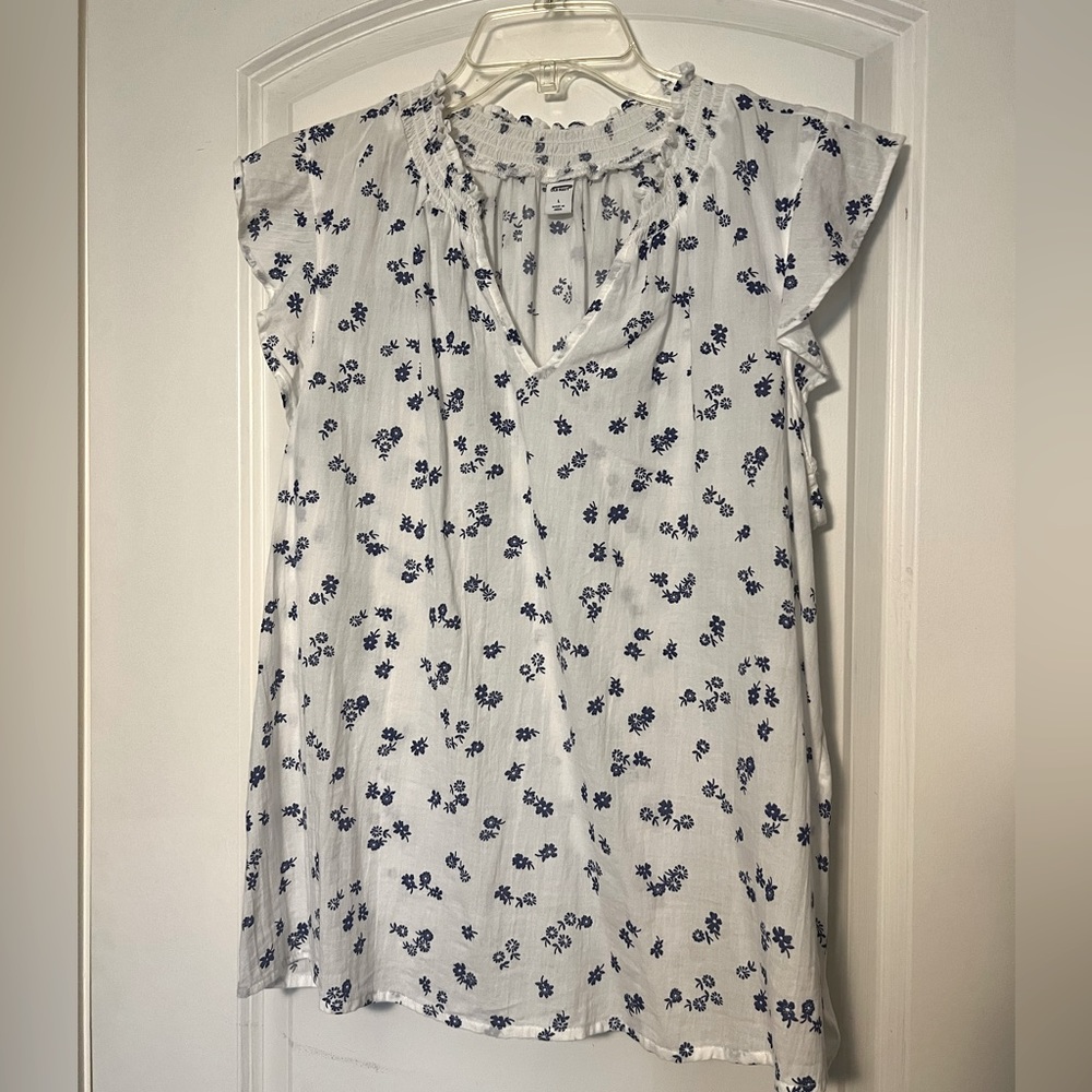 OLD NAVY White and Blue Top L Ruffle Cap Sleeve / Sleeveless